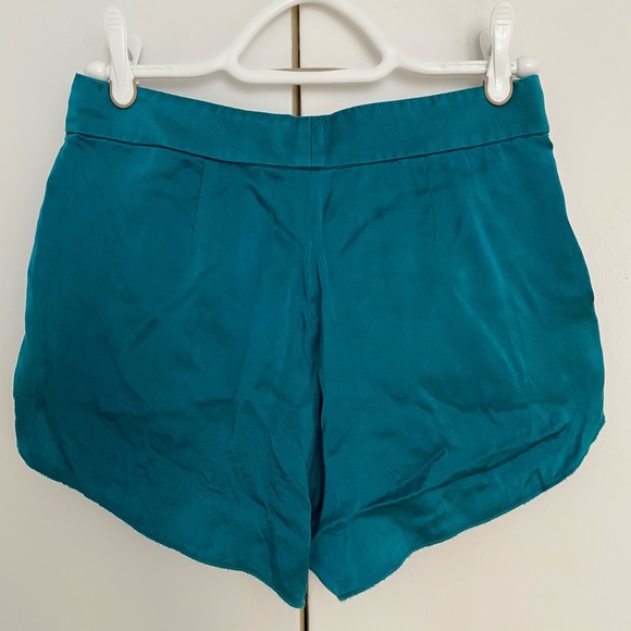 Aritzia Babaton Silk Turquoise High Waist Shorts With Pockets Size 00 - Picture 2 of 5